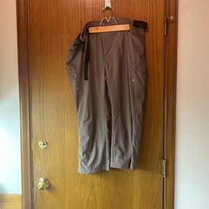 Women’s hiking capris size large